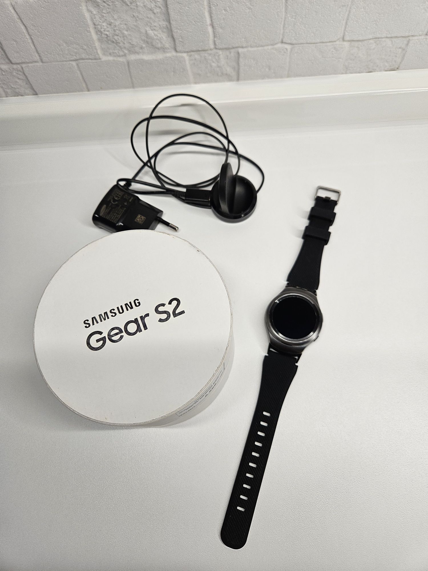 Смарт часы Samsung Gear S2