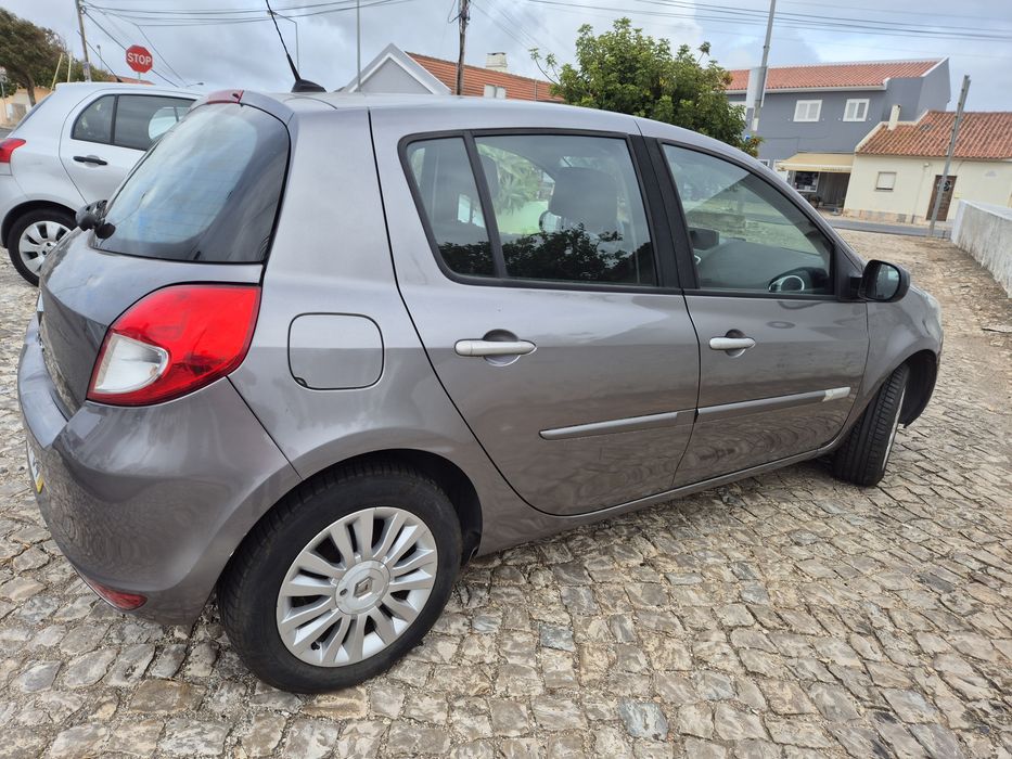 Renault Clio 1.2 2010 como novo 104 000 kms
