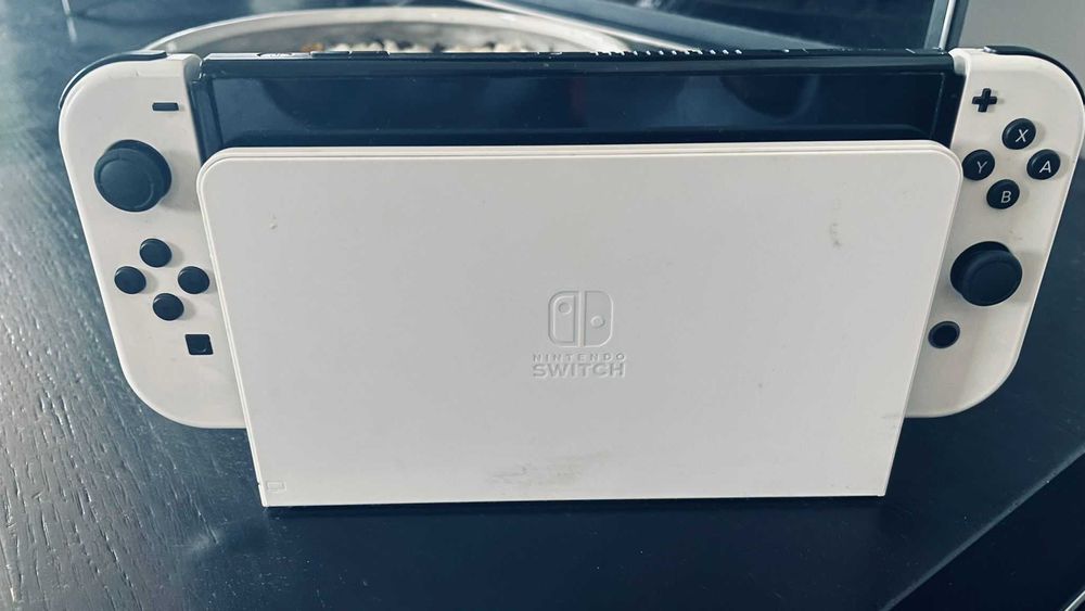 NINTENDO Swith Oled +  Comandos Bolsa de Transporte