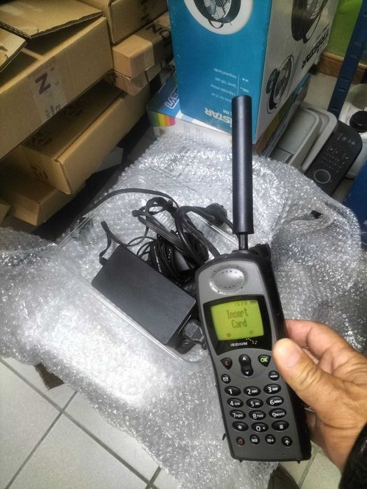 Iridium 9505A Satellite Phone