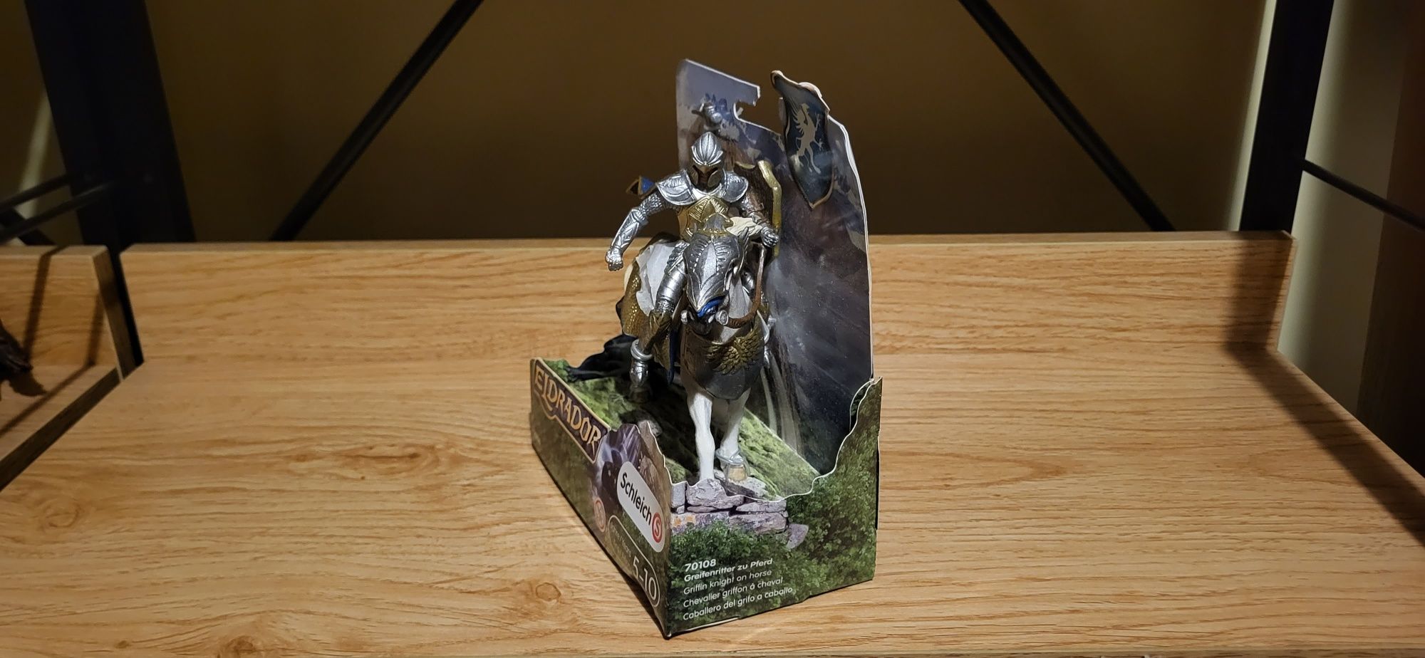 Schleich rycerz gryfa na koniu figurki model wycofany