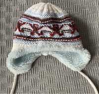 Zimowa czapka wełna plus akryl ze sznurkam