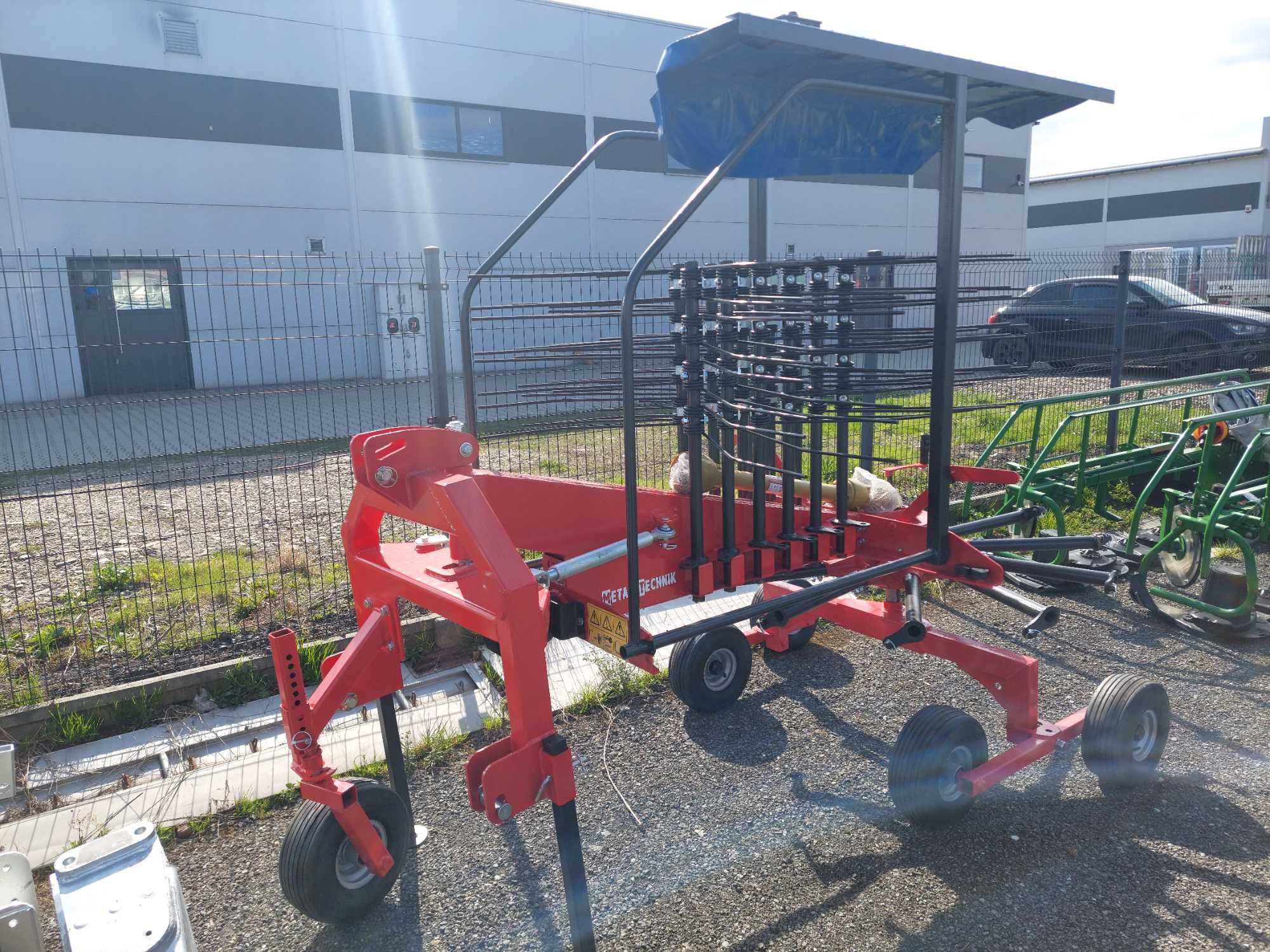 Zgrabiarka Karuzelowa Metal Technik 3,5 m / 4,5 m - Wyciągane ramiona