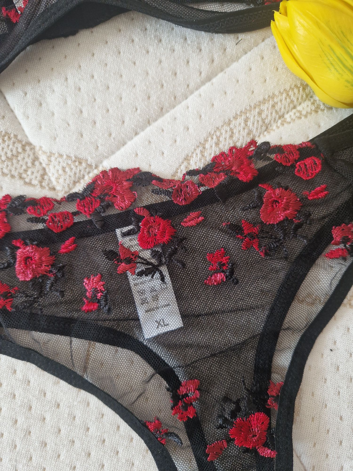 Luksusowy czarny komplet bielizny haftowanej 42 XL plus size must have