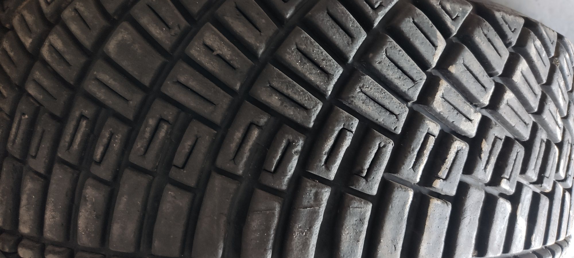 215 65r15 BFGoodrich g-force szutrowa