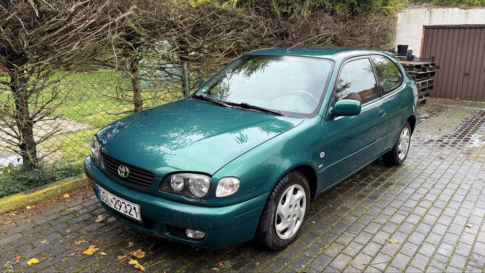 Toyota Corolla 1.6 Linea Sol mały przebieg sprawna