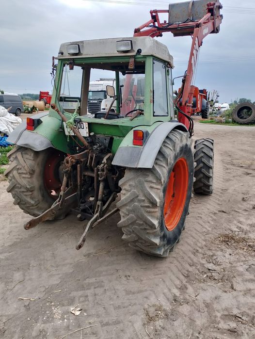 Fendt 275s z ładowaczem