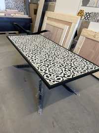Stół ogrodowy w stylu marokańskim metalowy z kafelkami