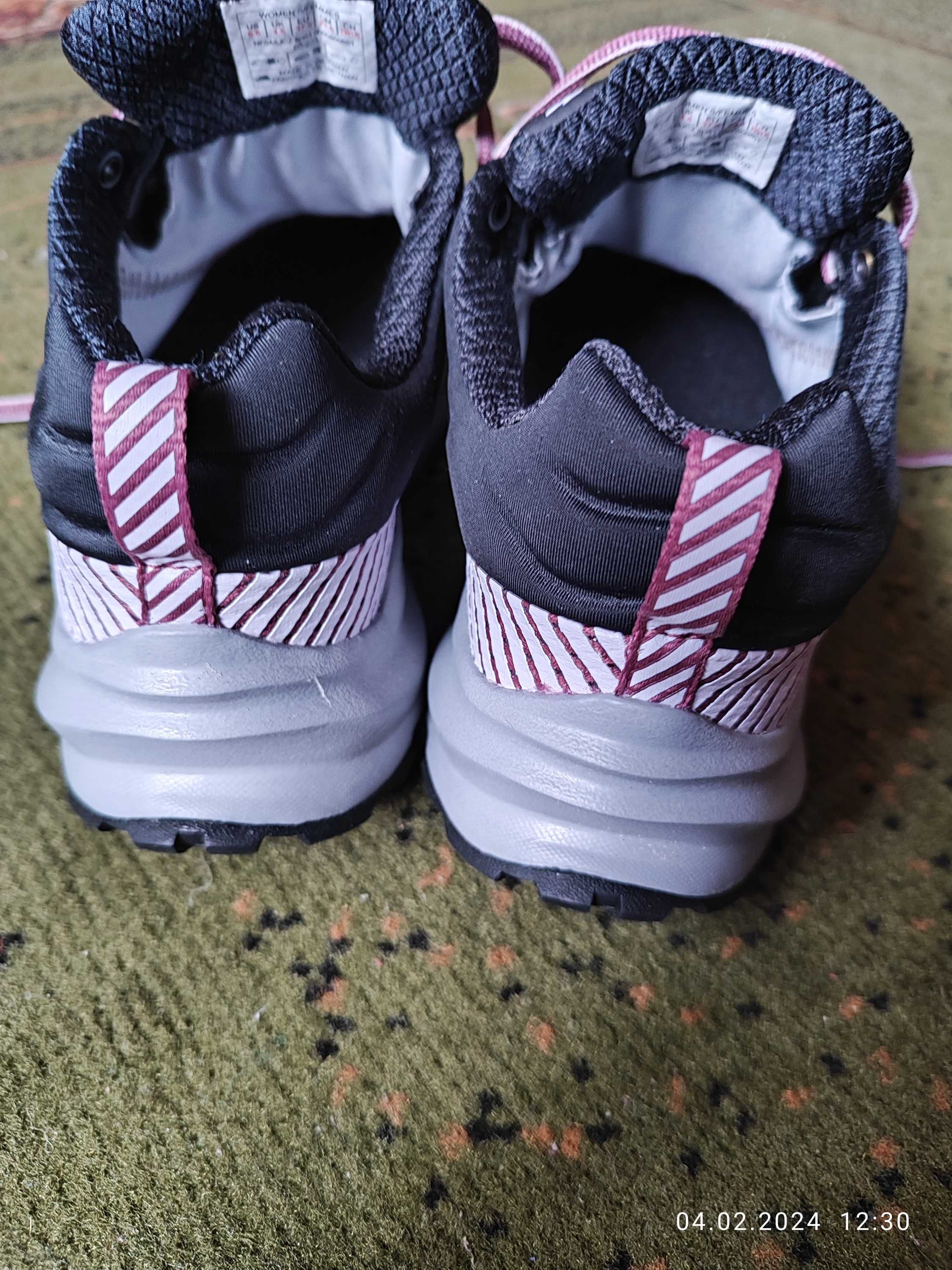 Кроссовки The North Face 37,5