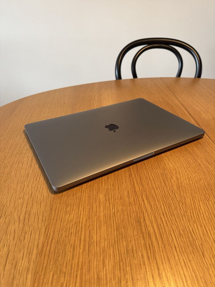Laptop Apple Macbook Pro 16”, 512Gb ssd, 16gb ram, i7