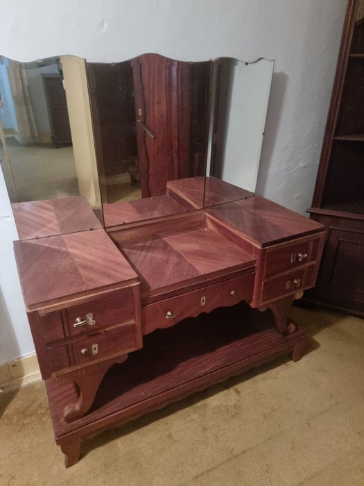 Quarto de Casal Antigo Completo