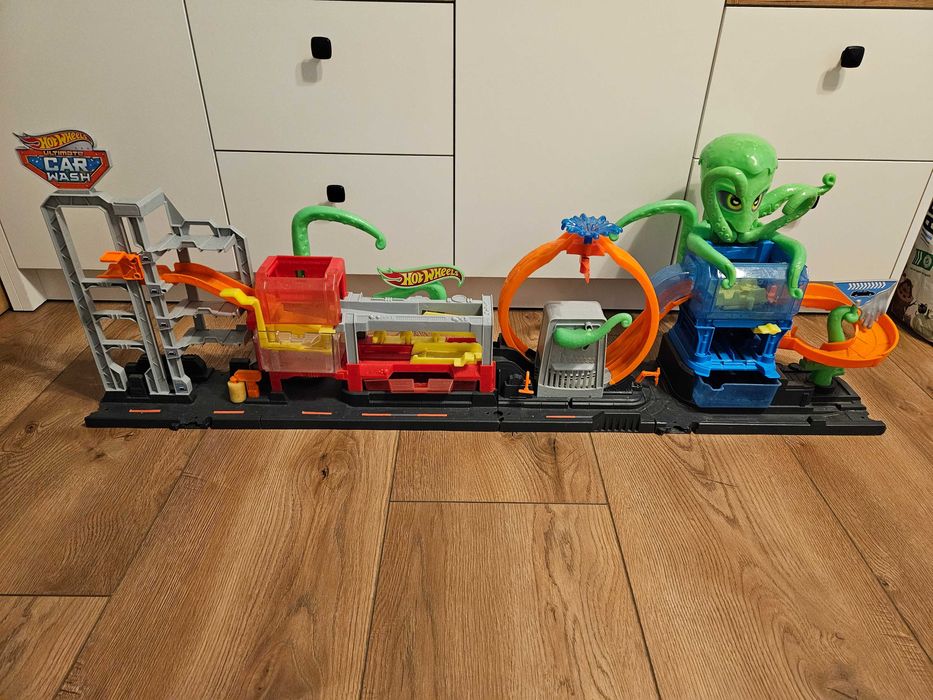 Hot Wheels zestaw Mega Myjnia Atak ośmiornicy