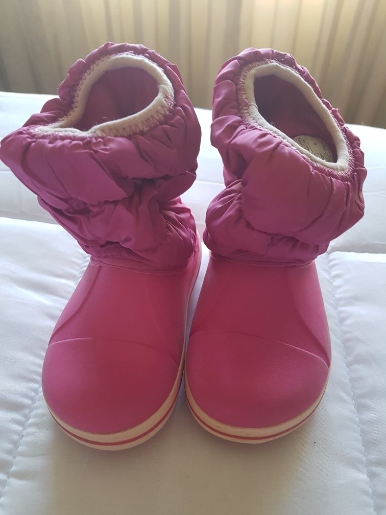 Crocs rosa,  bota