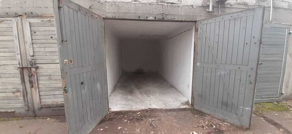 Sprzedam Garaż 17m2 ul. Himalajska z Księgą Wieczystą - BEZPOŚREDNIO