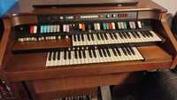 Organy Hammond Aurora 8222 z głośnikiem Leslie