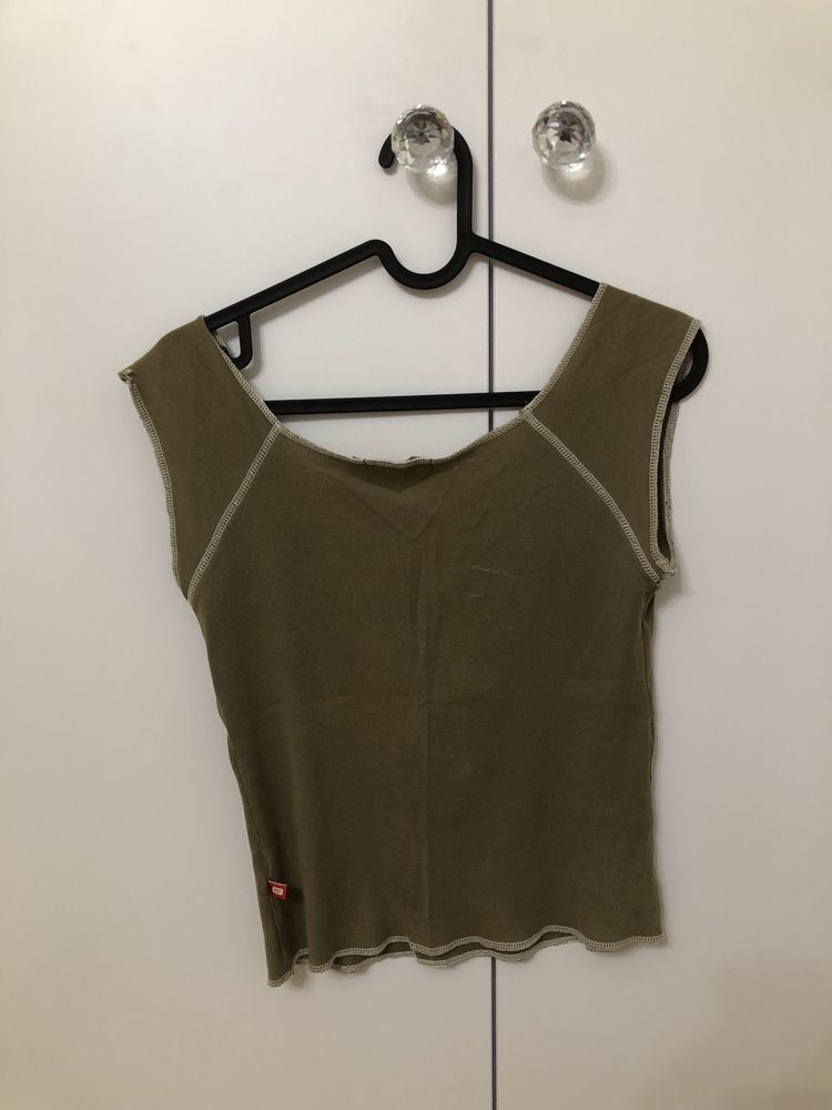 Koszulka khaki top bez rękawów crop top rozmiar XS cropp