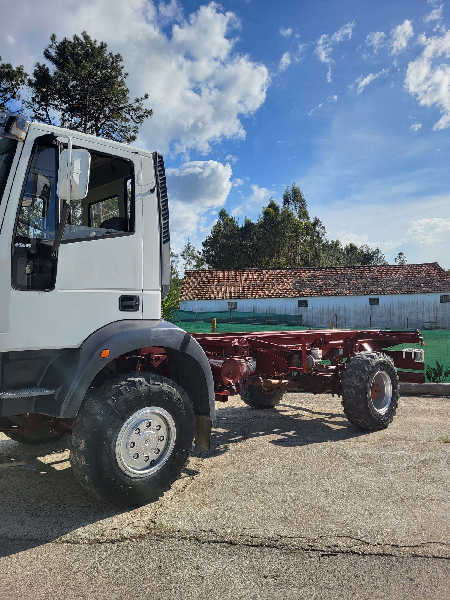 Iveco 4x4 seis cilindros ( tipo unimog) troco