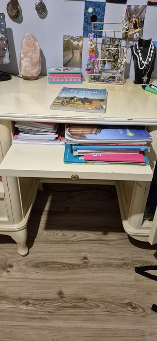 Stare, dawne,drewniane oryginalne biurko, toaletka