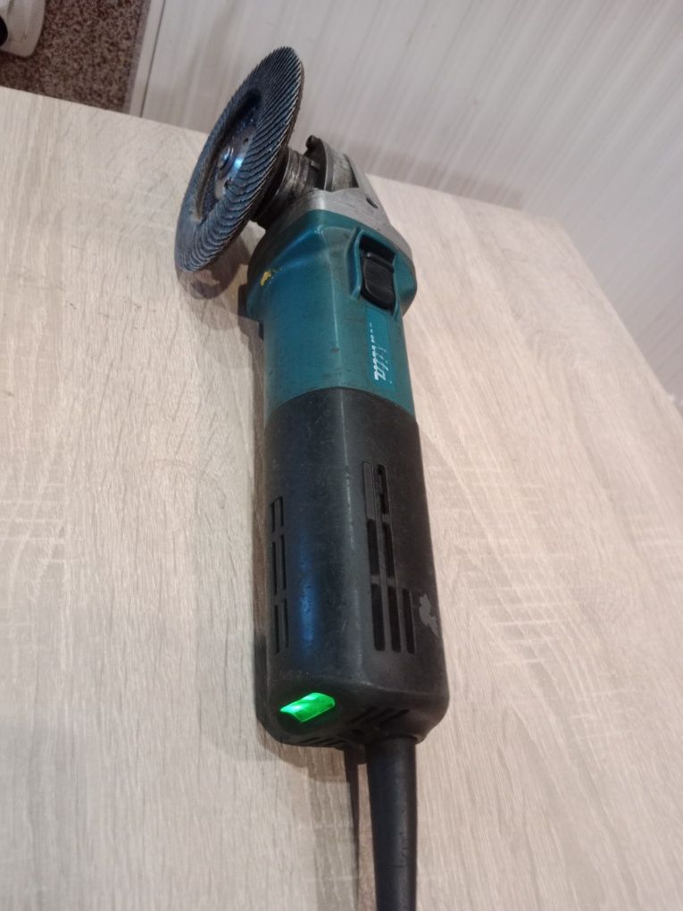 Szlifierka Makita 9565 HR