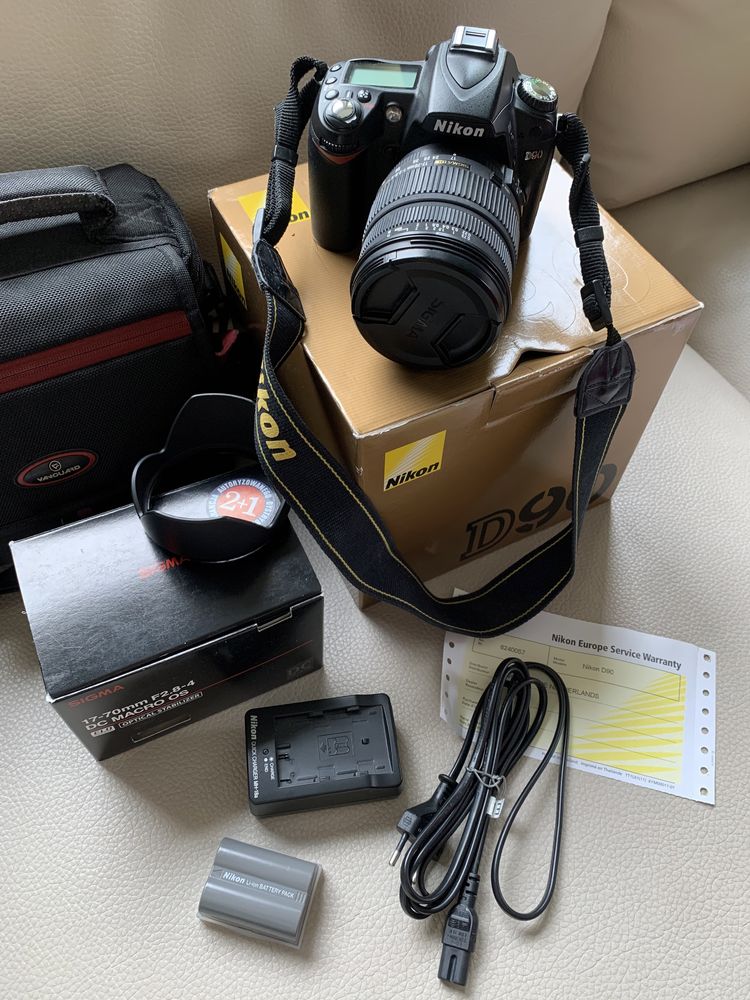 Nikon d90 z obiektywem i dodatkami (+statyw)