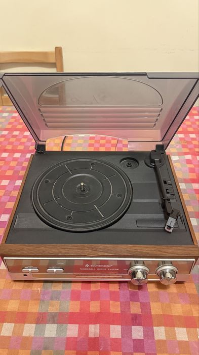 Gira discos rádio Soundmaster