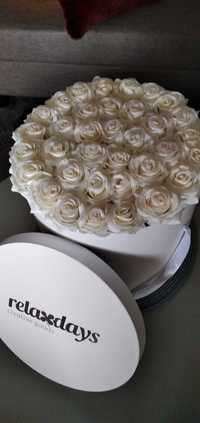 Relaxdays Pudełko z różami okrągłe 34 róże 33x32cm