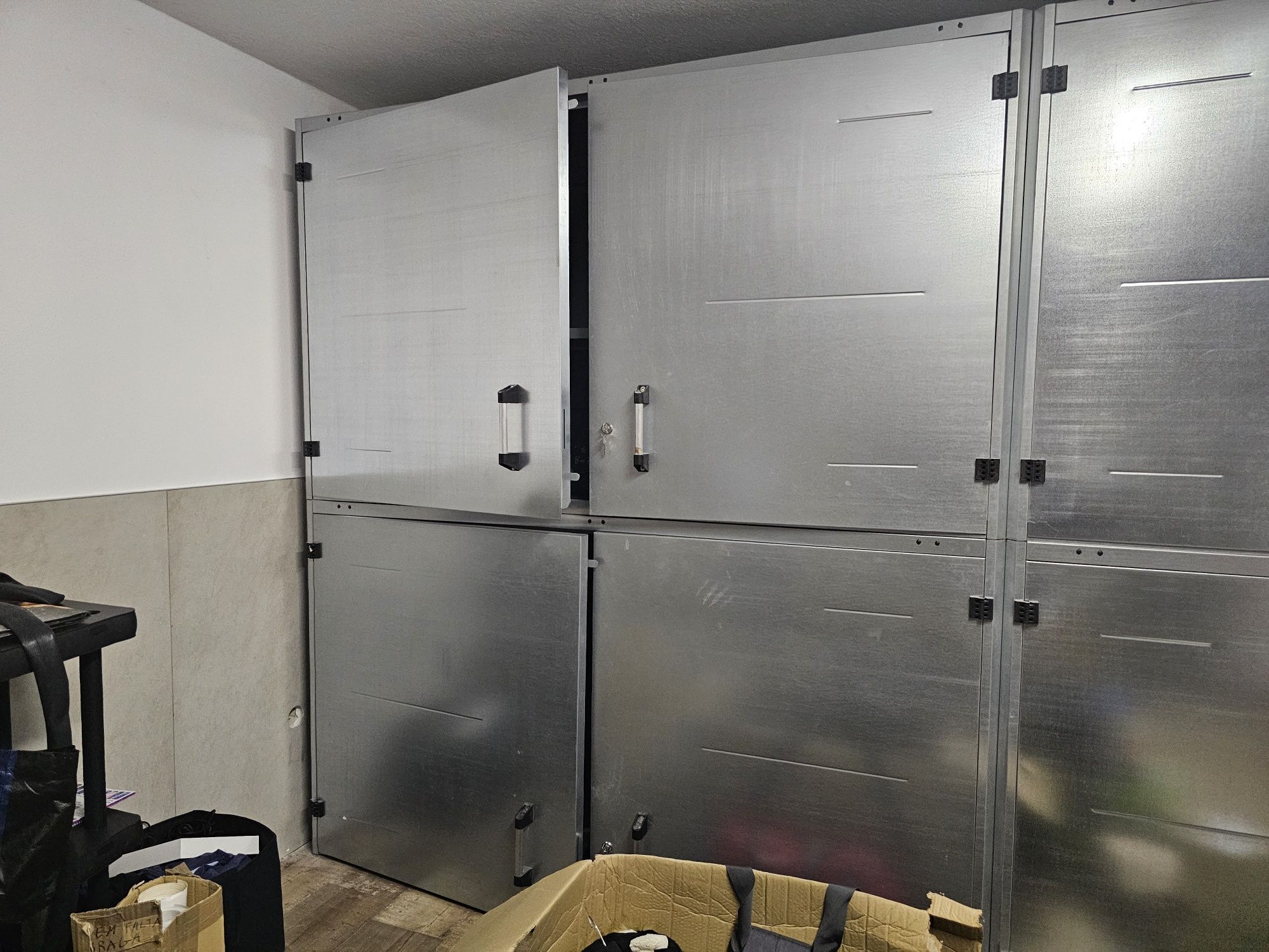 Armario metálico para Garagem