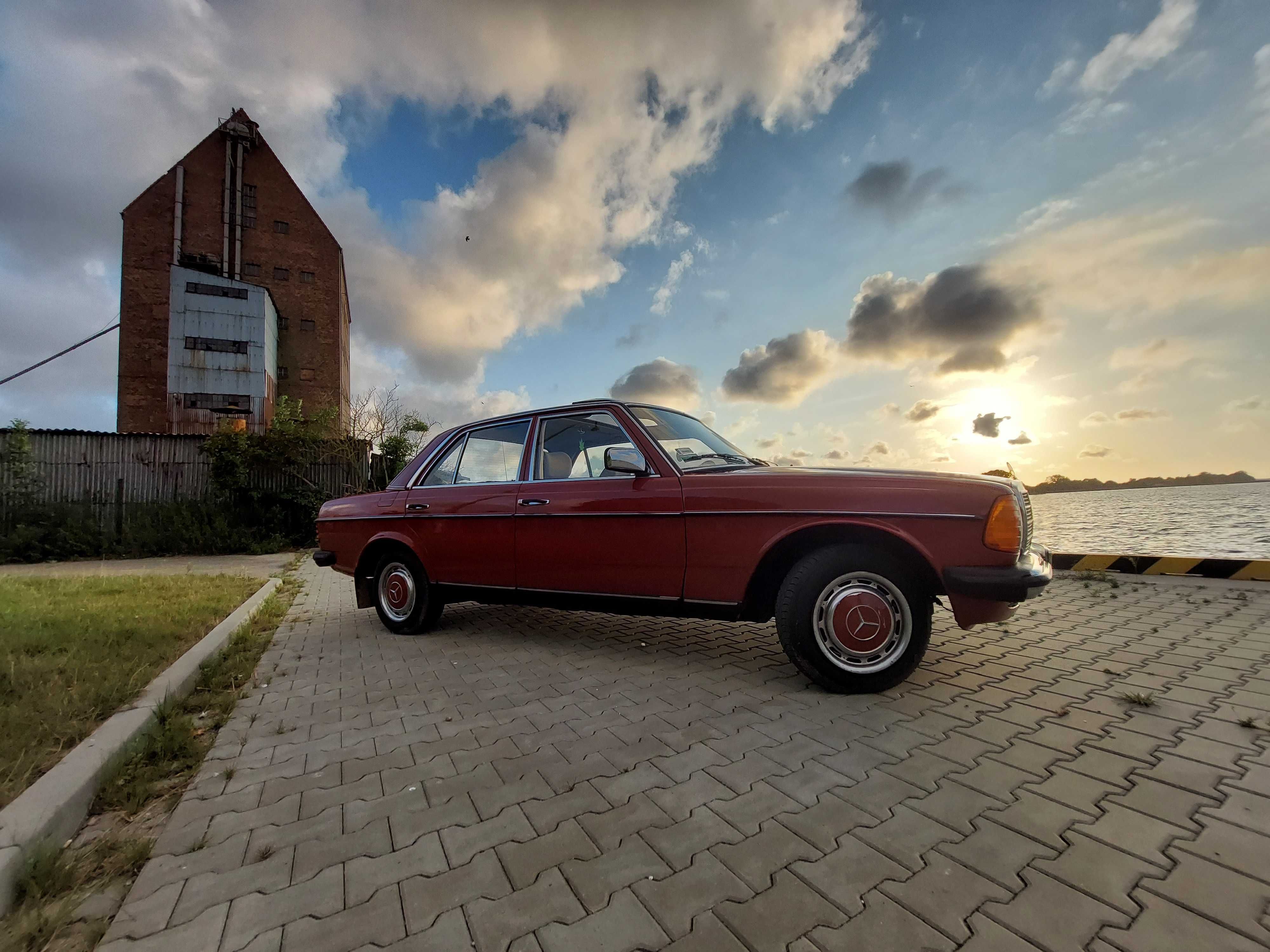 Mercedes W123 300D wynajem auto do ślubu samochód z kierowcą zabytkowy