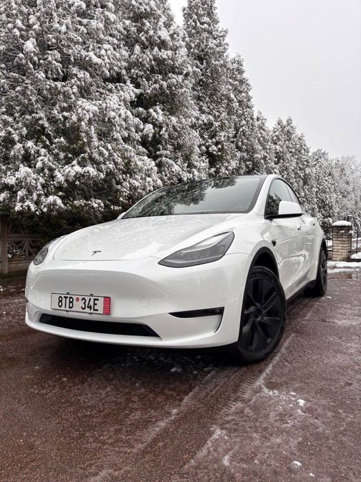 Tesla Model Y Long Range 2024