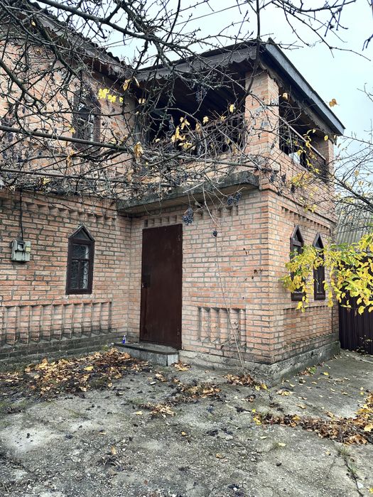 будинок біля міста