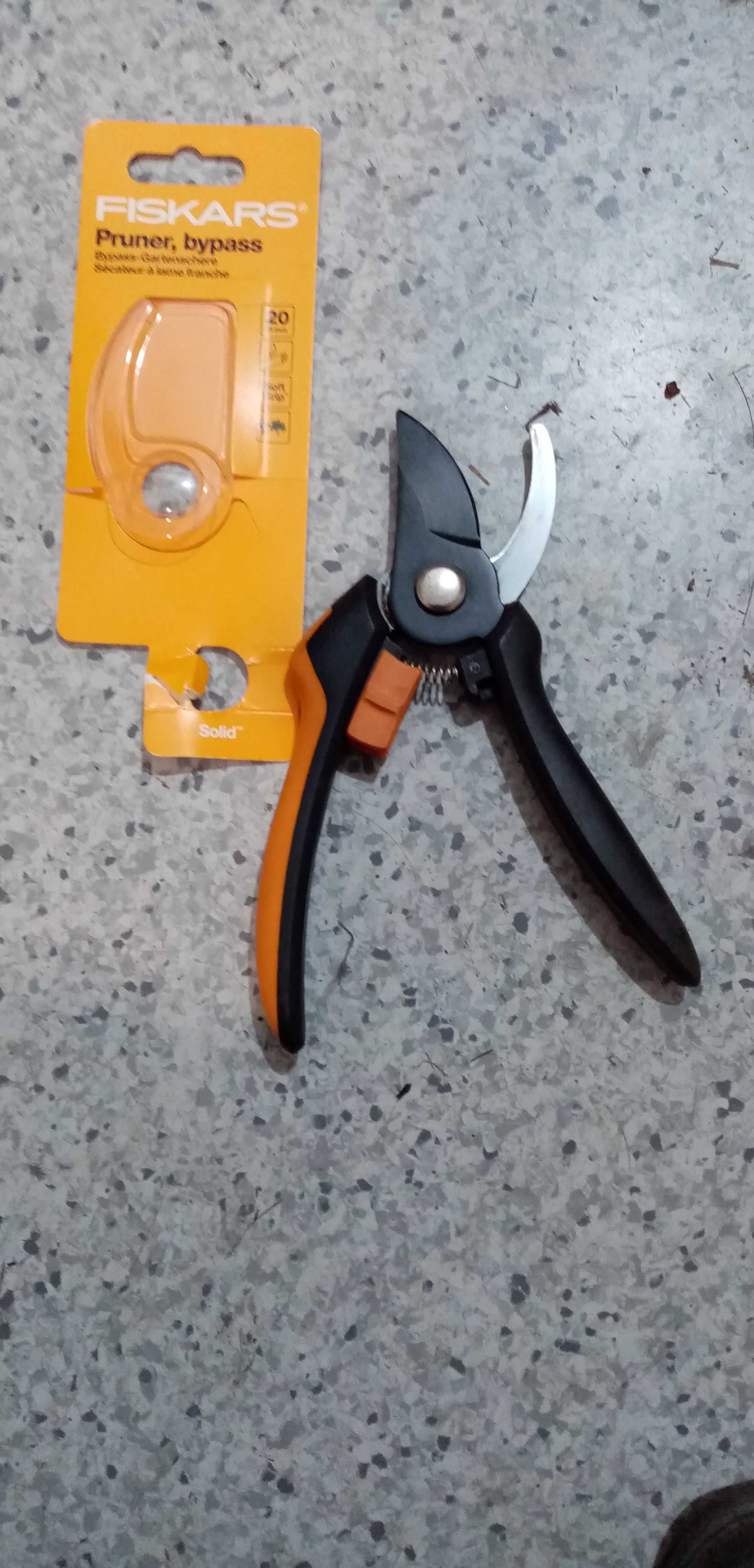 Секатор Фискарс Fiskars 341  бу