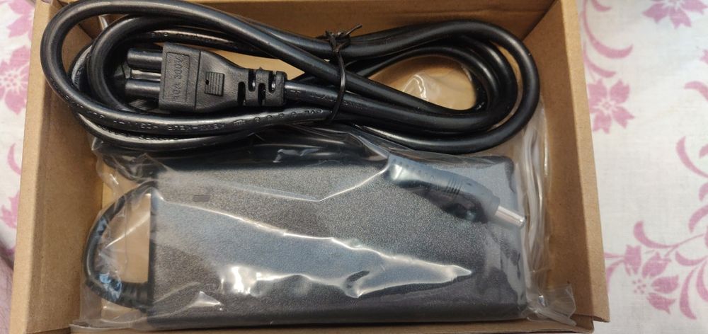 Блок питания зарядка к ноутбуку + сетевой провод 3pin