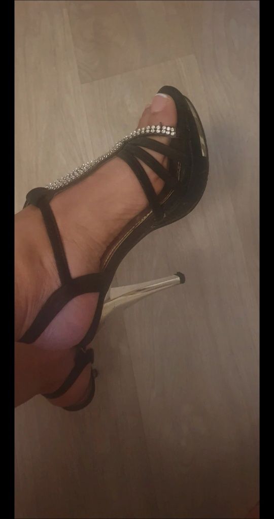 Sandalias de salto alto N° 36 lindíssimas