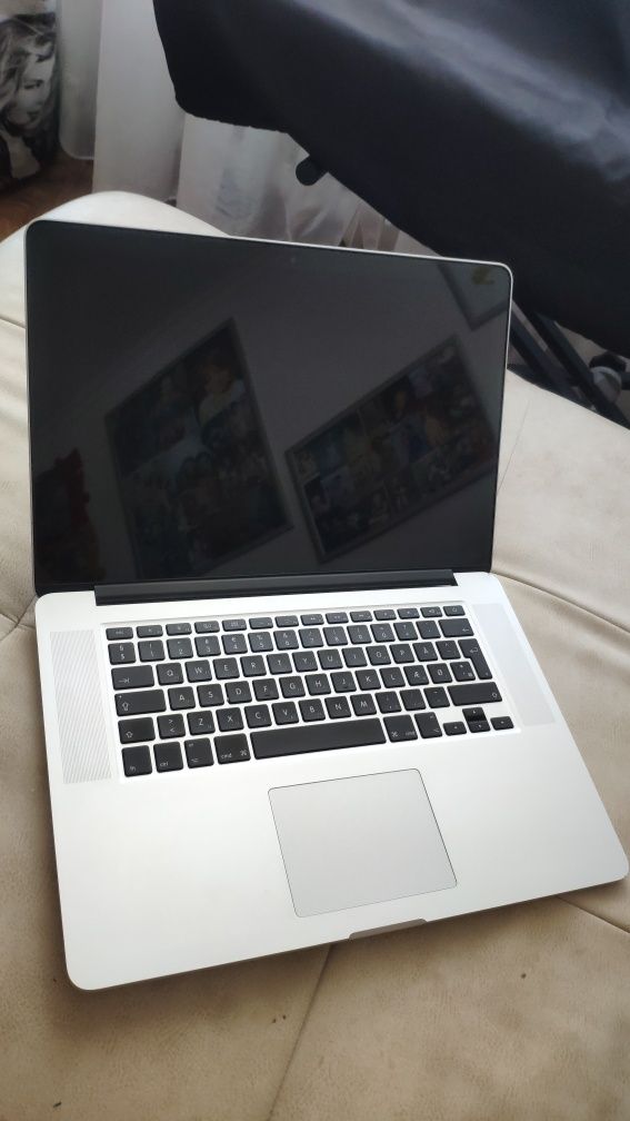 Macbook pro i7/16Gb/2Gb/256Gb