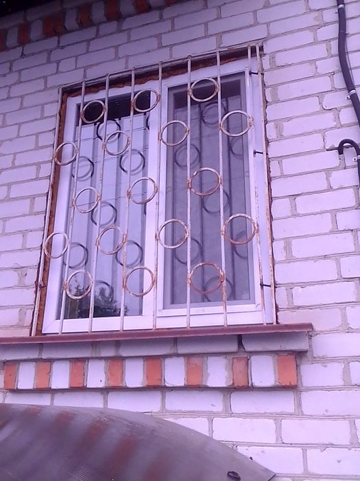 Грати на вікно б/в