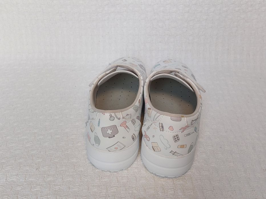 Sapato para enfermeira/auxiliar de saúde