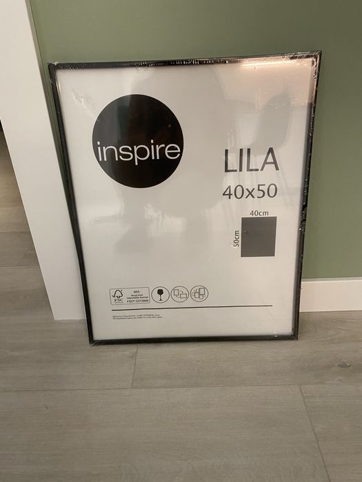 Czarna ramka na zdjęcia plakat lila 40x50cm