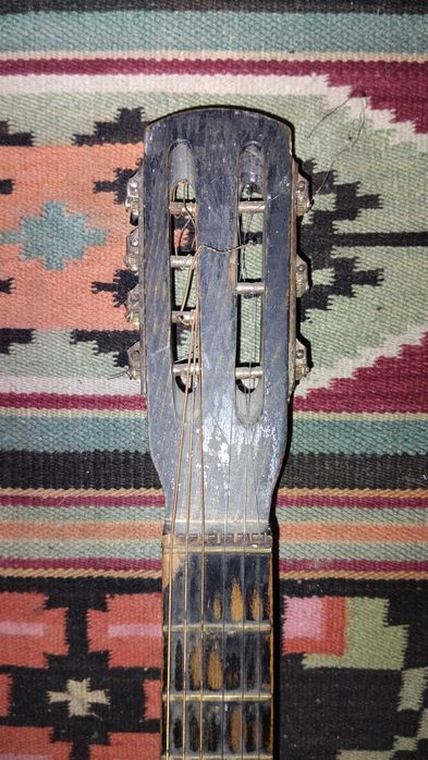 Гітара 7 струн ( зроблена на 6 струн)