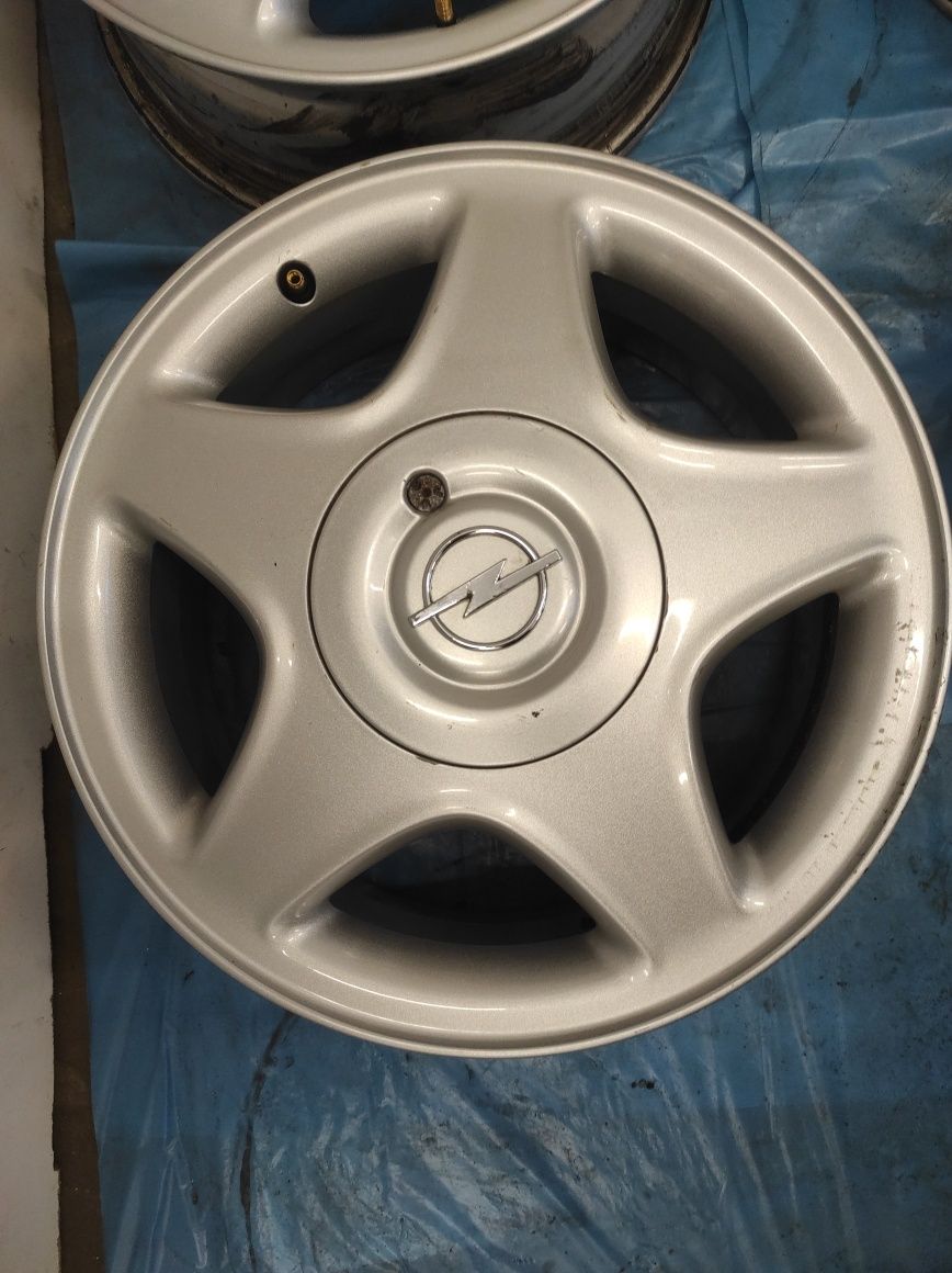 557 Felgi aluminiowe ORYGINAŁ OPEL R 15 5x110