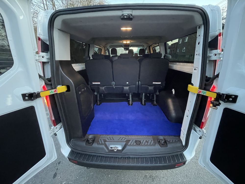 Wynajem bus 9 osobowy  Ford Custom