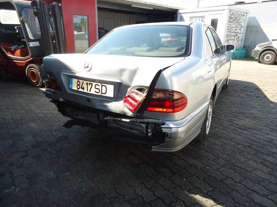 Mercedes E 220 cdi 143cv de 2001 só ás peças