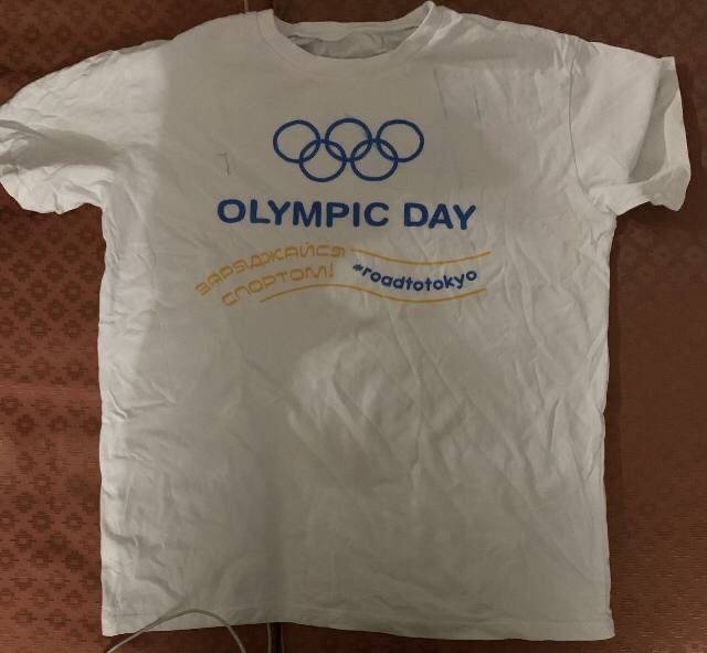 Спортивная олимпийская футболка