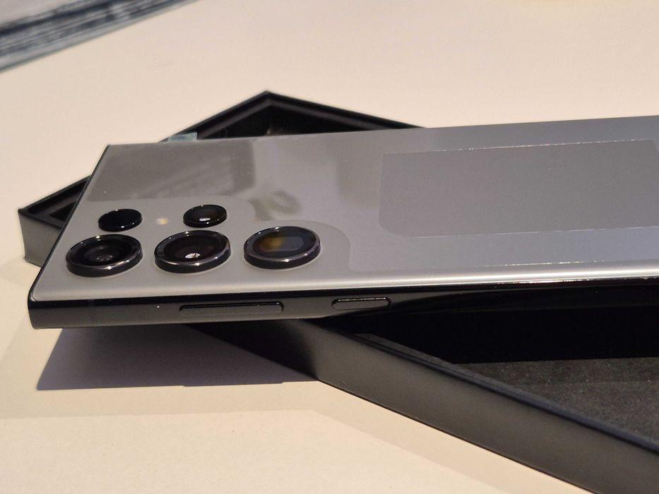 Samsung Galaxy S23 Ultra SM-S918B/DS 512GB w bardzo dobrym stanie