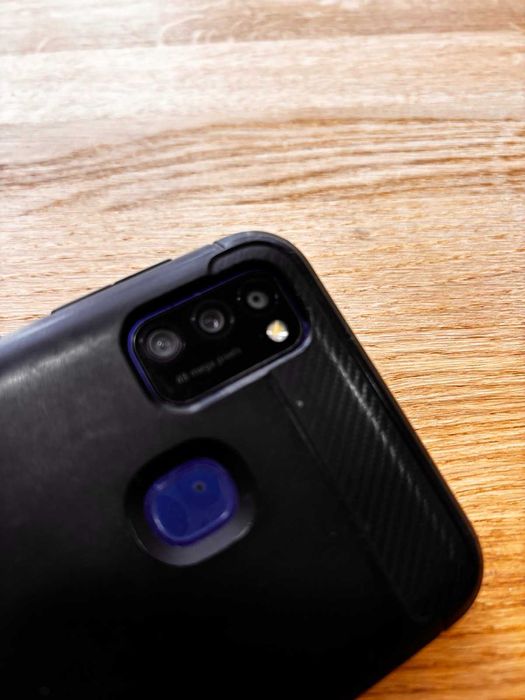 Смартфон Samsung M21