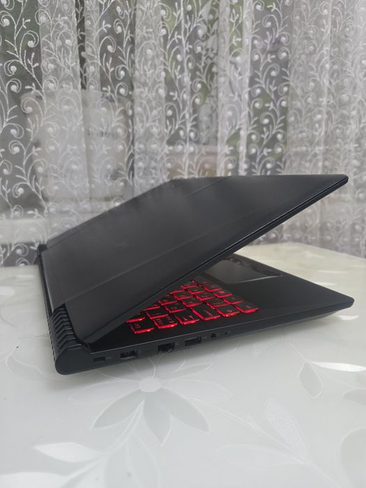 Lenovo Legion Y520/GTX 1060/RAM:16GB/intel i5/SSD