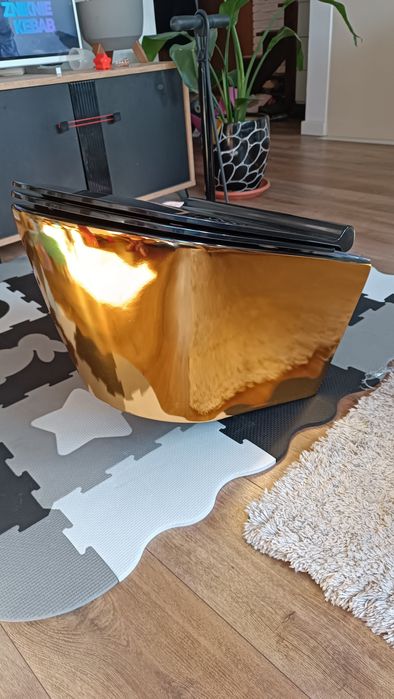 Miska WC w kolorze złoto - czarnym