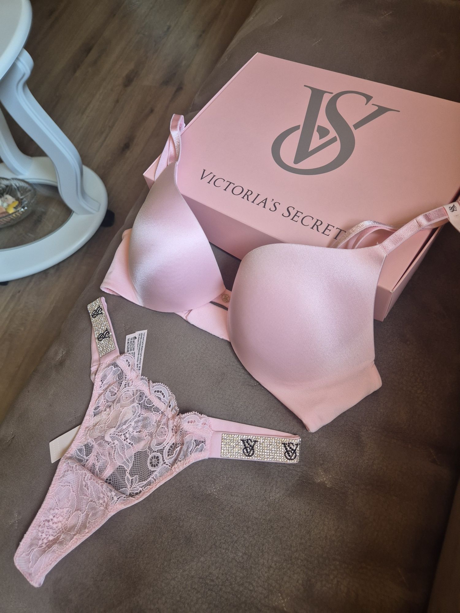 Комплект белья Victoria's secret 32C/XS