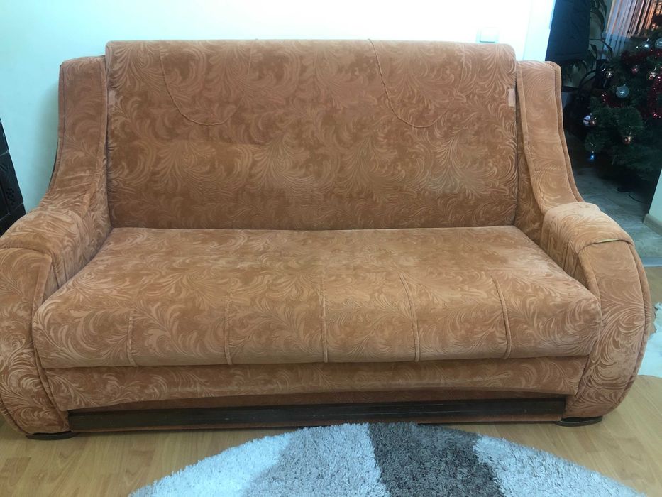 Диван розкладний з кріслами.