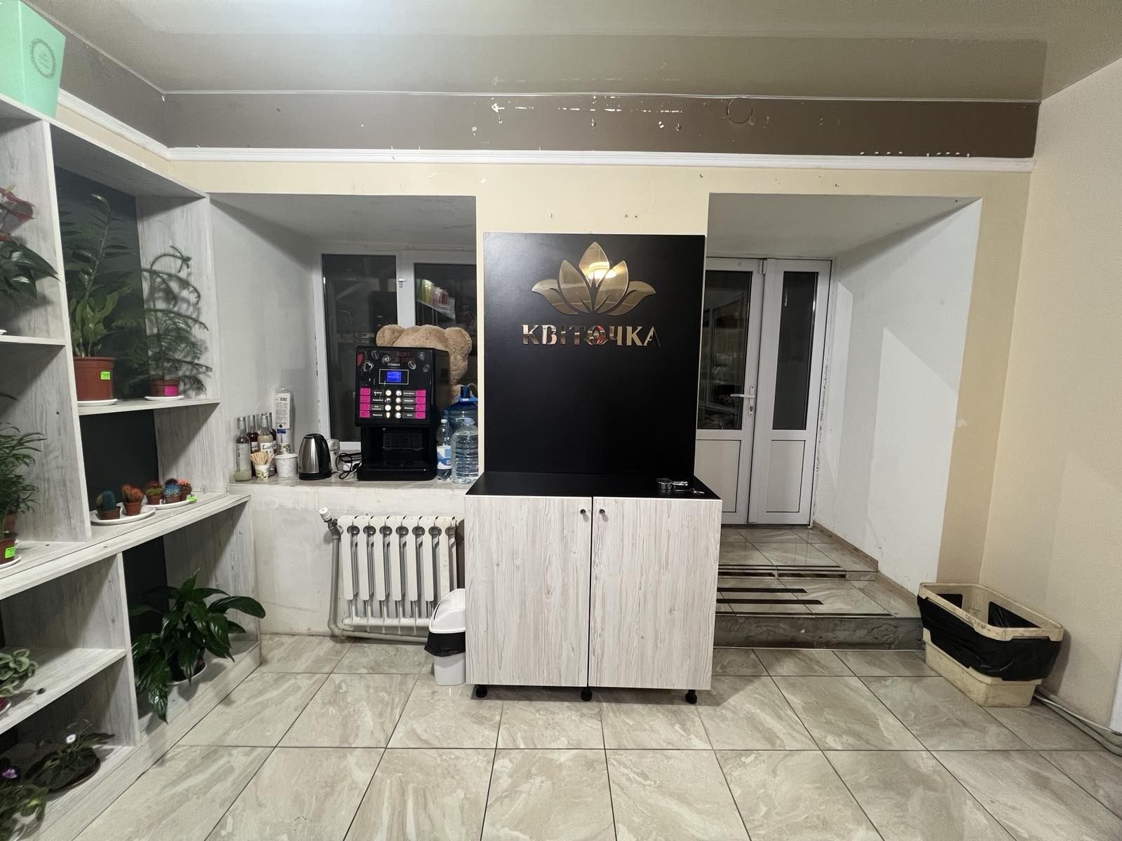 продам Квіткову крамницю цветочный магазин