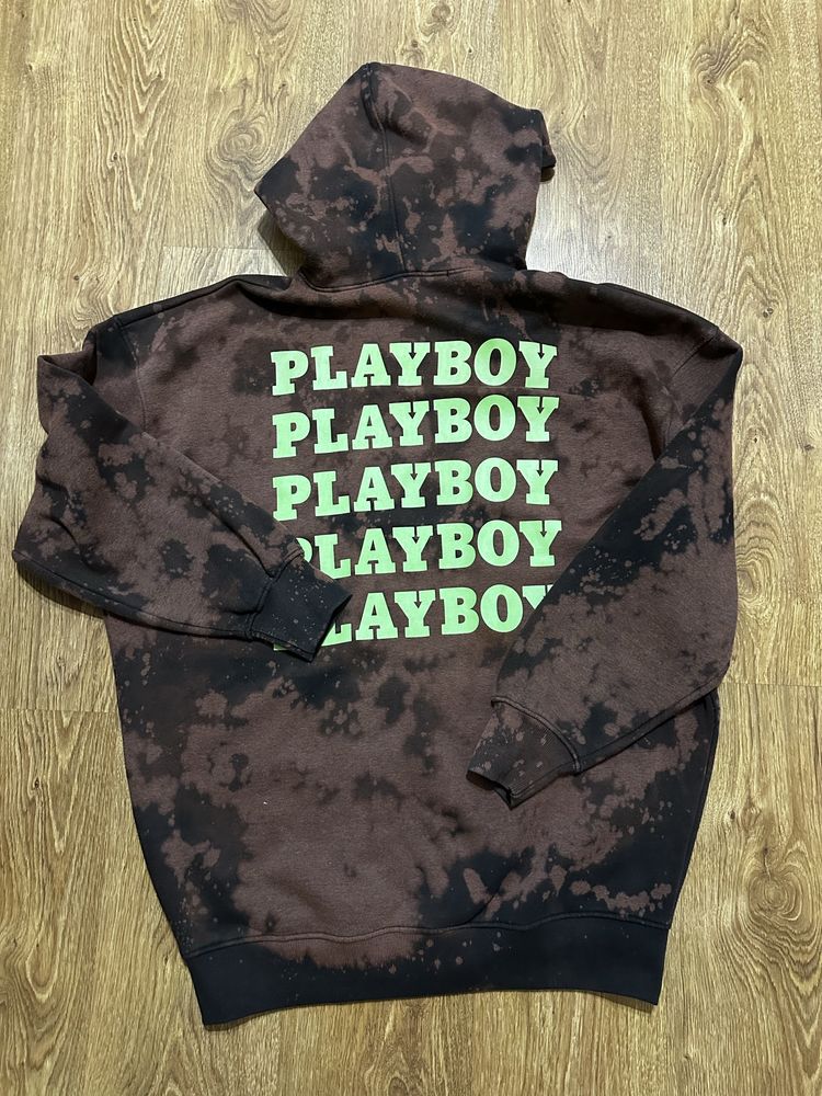 коричневое худи playboy